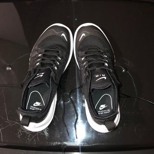 Nike Air Max Axis